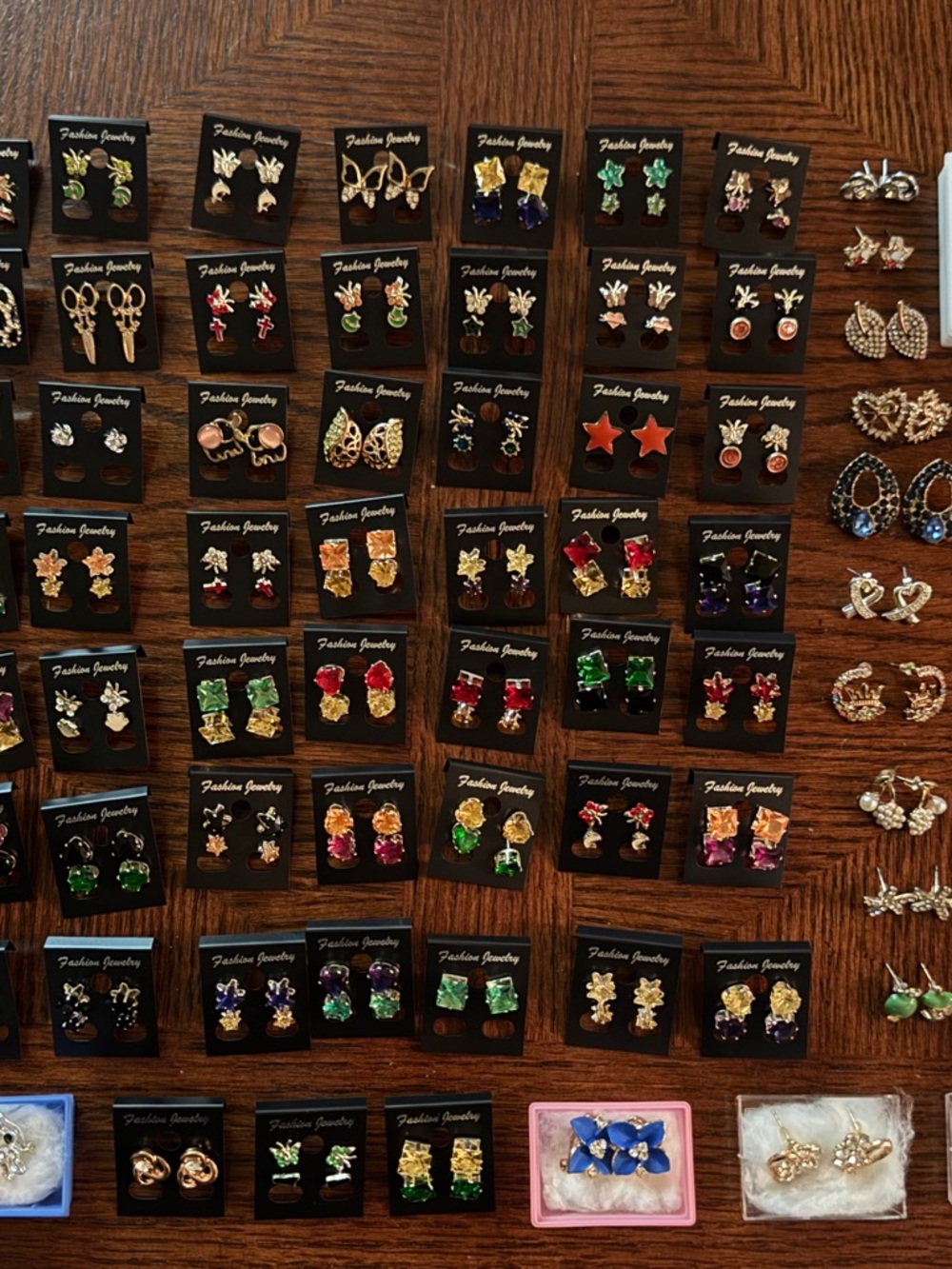 New 140 Pieces Bundle Fashion Jewelry Stud Earrings Assorted Colors & Shapes